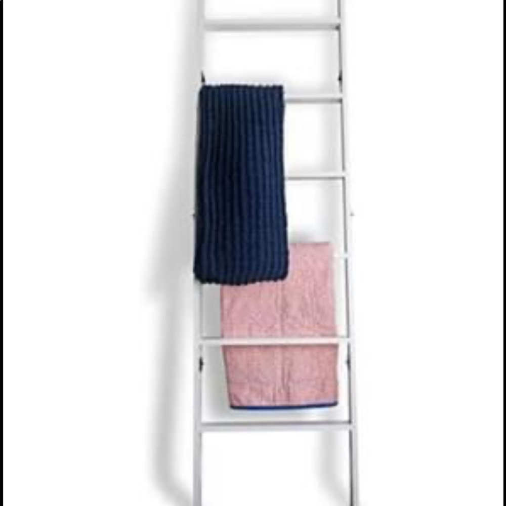 COPY - White wood blanket ladder